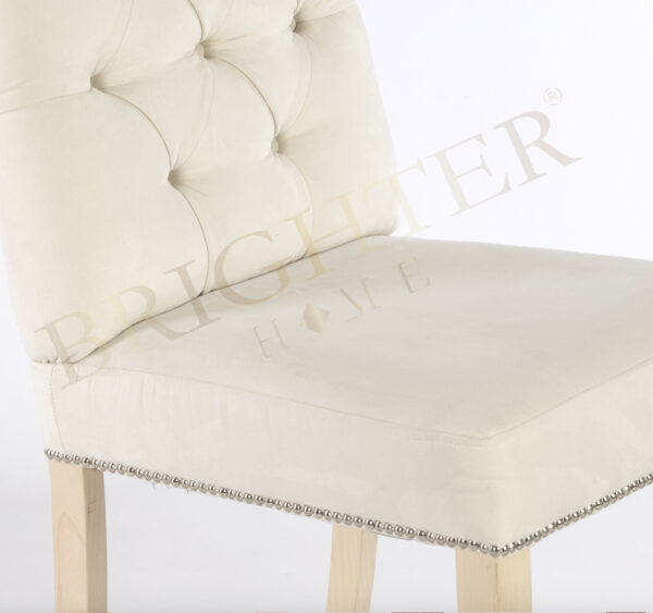 Sedia Sylvana beige con borchie - immagine 3